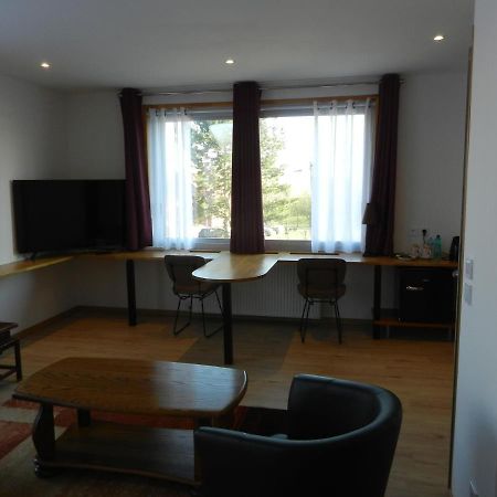 Hotel Les Charmilles De Mormal Landrecies Экстерьер фото