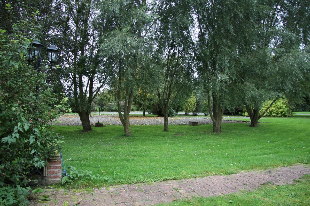 Hotel Les Charmilles De Mormal Landrecies Экстерьер фото
